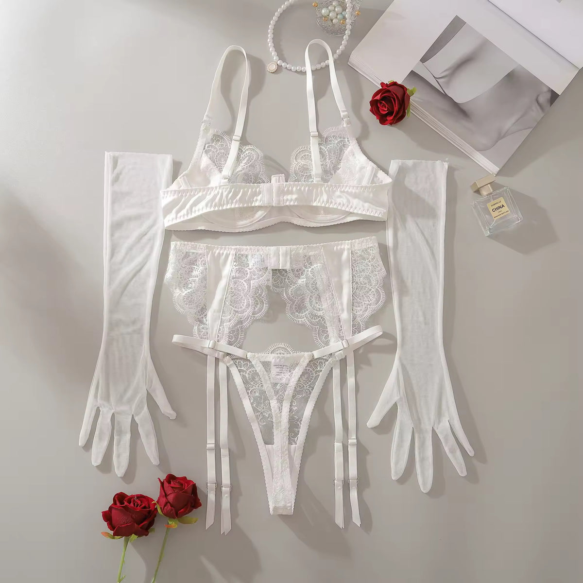 Lingerie Branca Clássica com Cinta Liga – Sofisticação em cada detalhe