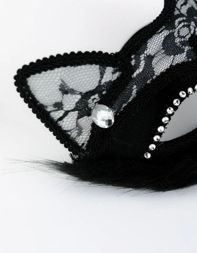 Máscara Gato Selvagem – Renda, Pelúcia e Strass