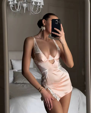Camisola Rosé Angel – Acetinada com Renda e Detalhe Vazado