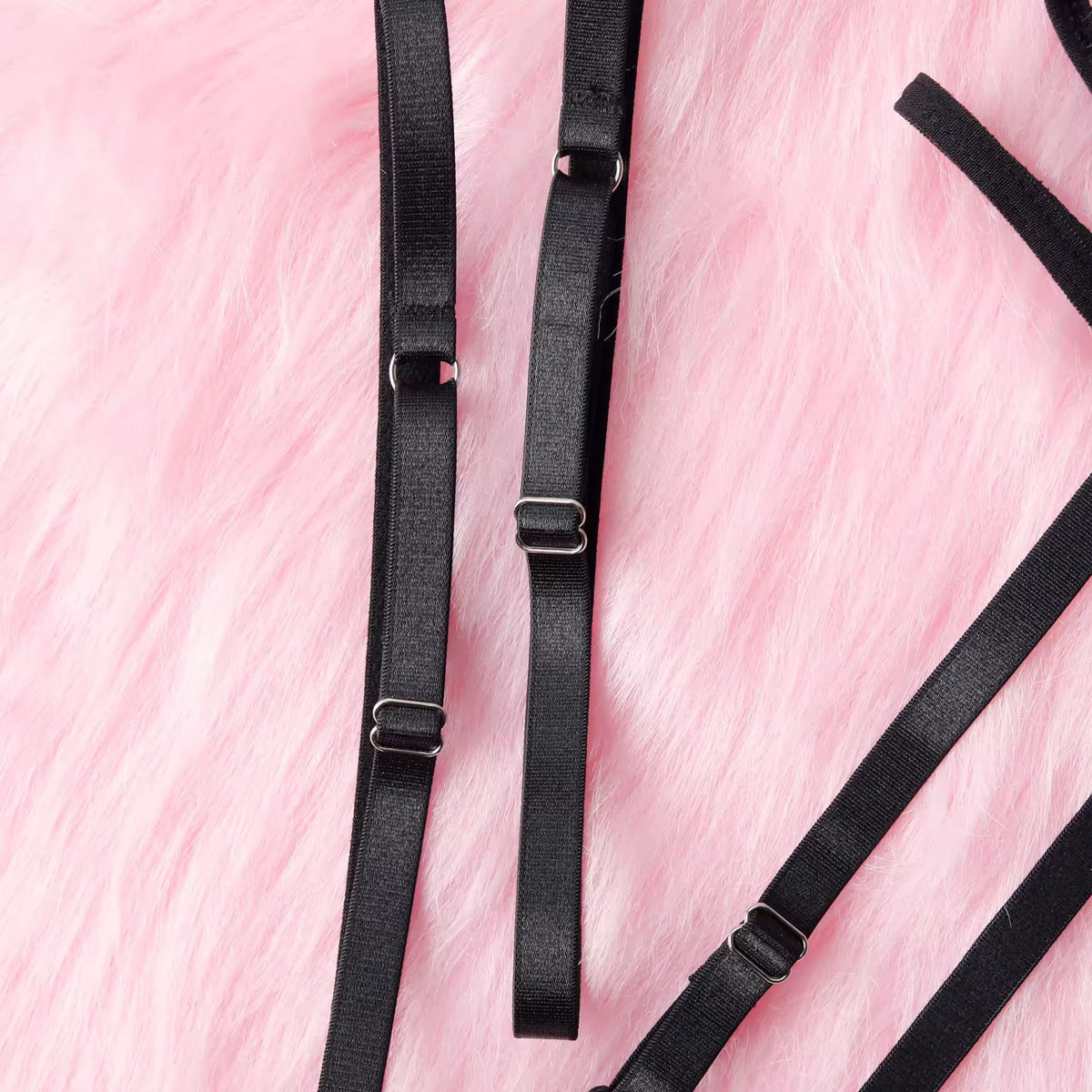 Lingerie Black Secret – Renda Floral com Strappy e Cinta-Liga