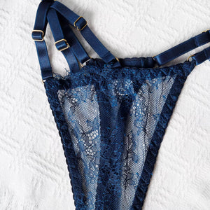 Lingerie Midnight Lace – Renda Preta com Harness e Cinta-Liga | Com Aro, Sem Bojo