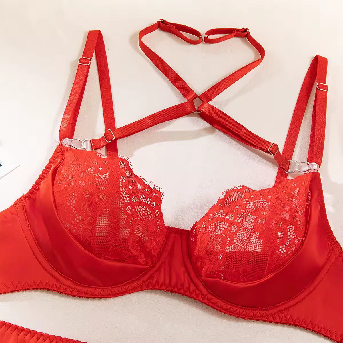 Lingerie Red Seduction – Com Saia de Cetim, Ligas e Fio Dental Regulável