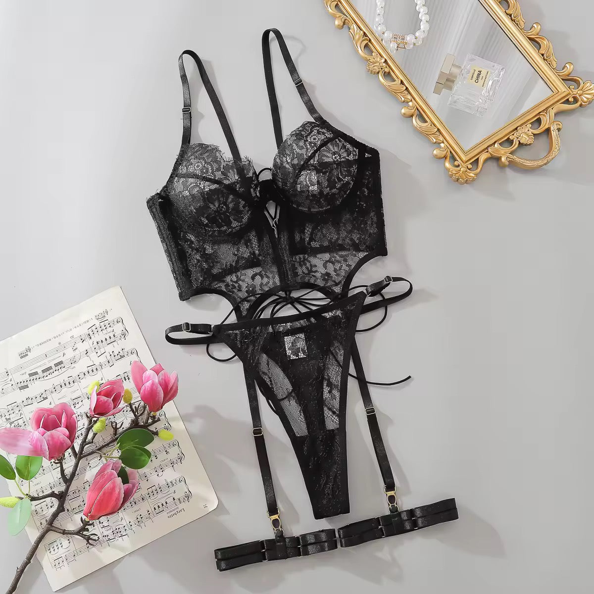 Lingerie Rendada com Ligas de Perna – Toque elegante e estrutura perfeita