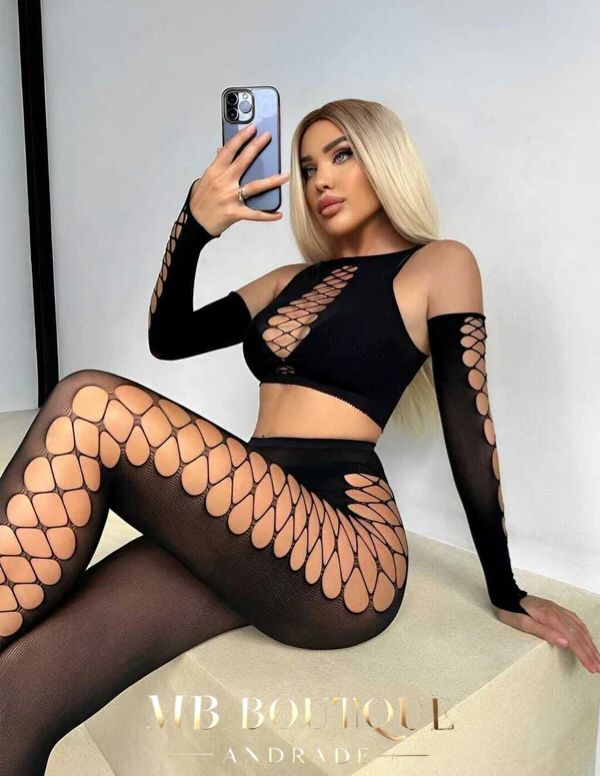 Conjunto transparente com detalhes em strass (acompanha luvas)