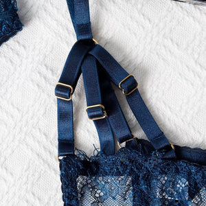 Lingerie Midnight Lace – Renda Preta com Harness e Cinta-Liga | Com Aro, Sem Bojo