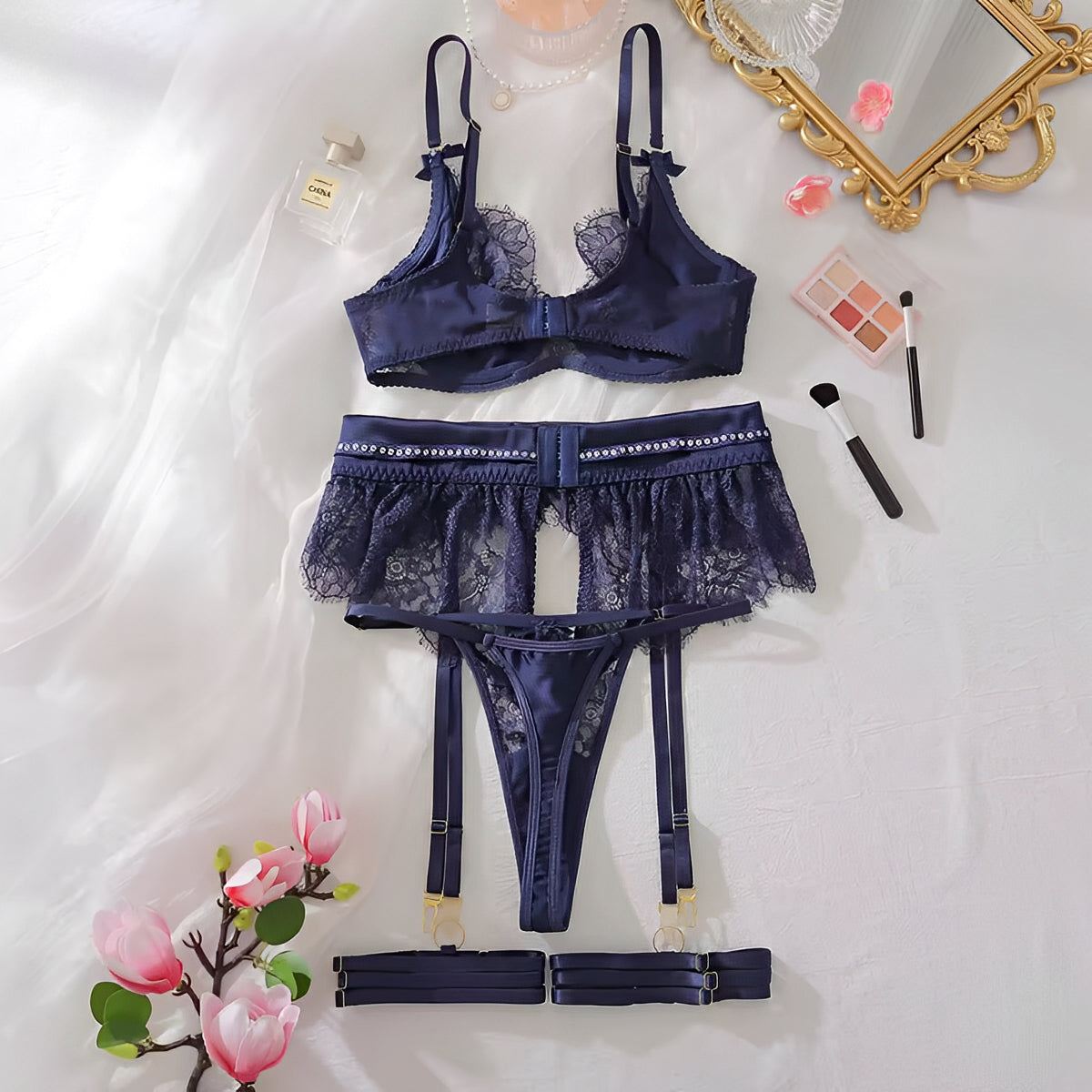 Lingerie Azul Noite com Cinta-Liga – Brilho e mistério em um só visual