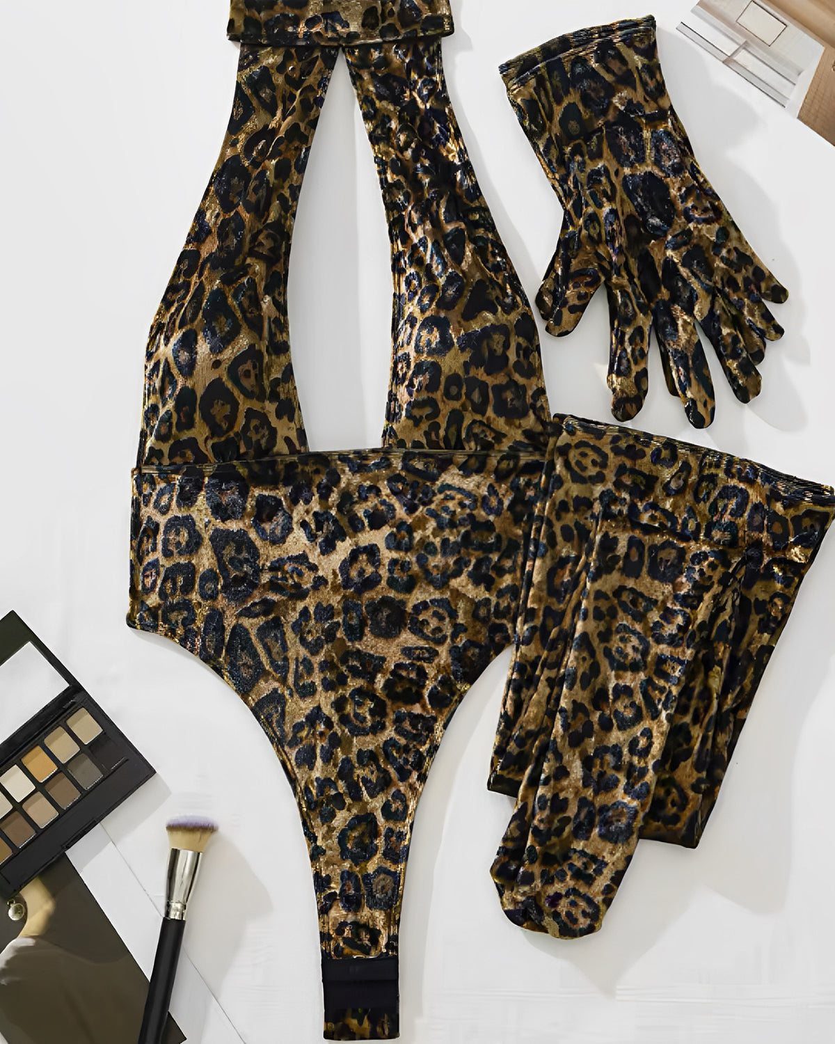 Body Animal Print – Poder Selvagem e Elegância Atemporal - com luvas e meias