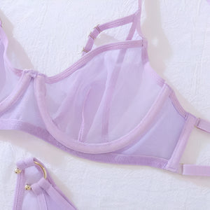 Lingerie Lilás com Recortes Modernos – Delicadeza com design autêntico