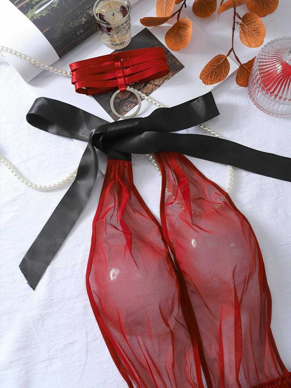 Body transparente com gargantilha