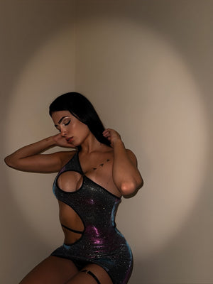 Vestido Lara - com gargantilha e Regulagem na cintura