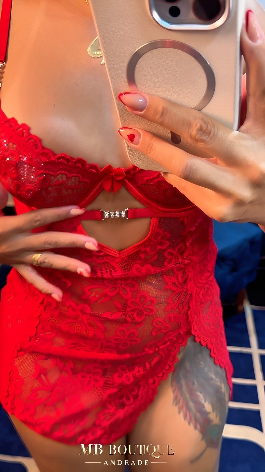 Camisola Sensual Preta, Vermelho com Fenda, Renda Floral e Aro