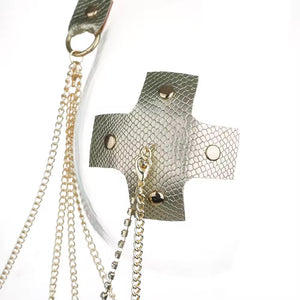 Tapa-Seios Golden Cross com Coleira de Luxo - Sedução Dourada com Correntes