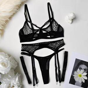 Conjunto de Lingerie Sensual Preta em Tule e Tela com Aro e Cinta-Liga
