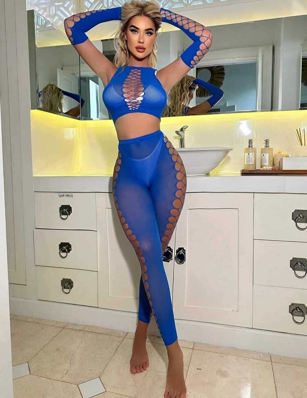 Conjunto transparente com detalhes em strass (acompanha luvas)