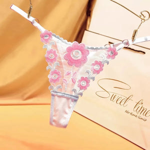 Calcinha com bordado em flores