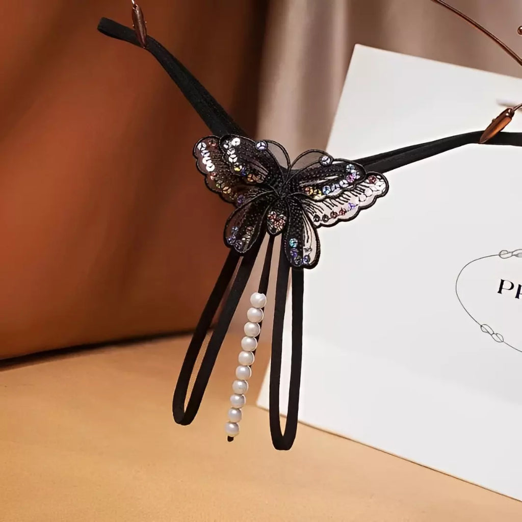 Calcinha com bordado em borboleta