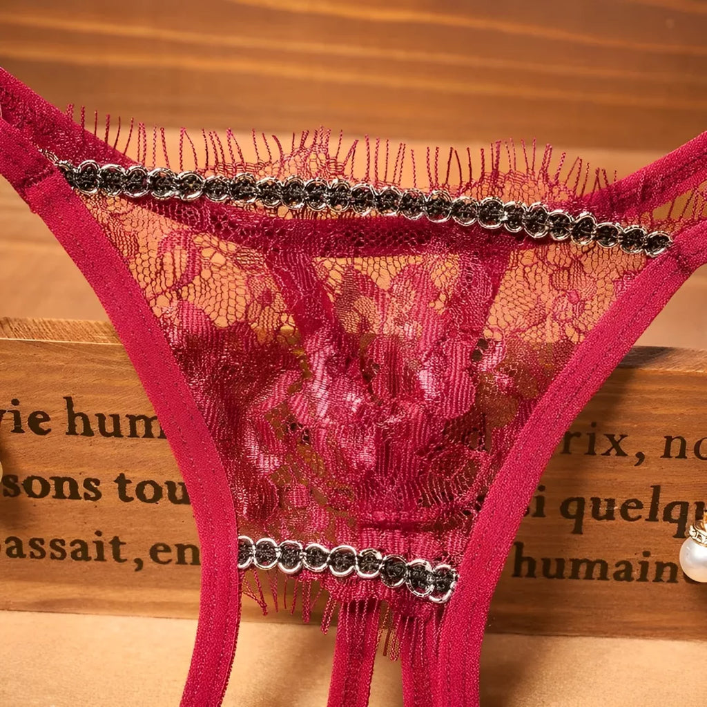 Calcinha Sexy de renda com detalhes em pérolas
