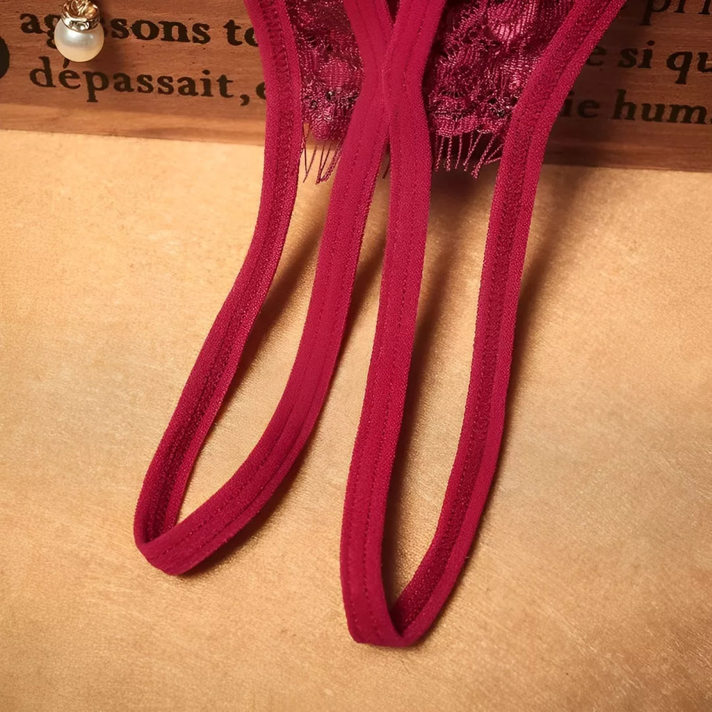 Calcinha Sexy de renda com detalhes em pérolas