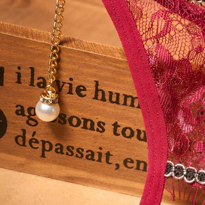 Calcinha Sexy de renda com detalhes em pérolas