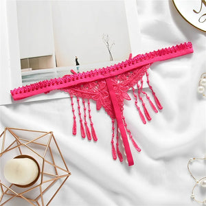 Calcinha com pérolas e franjas