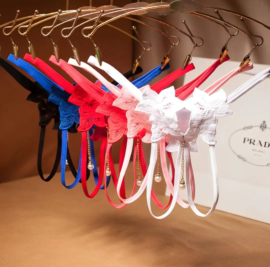 Calcinha com bordado em flor