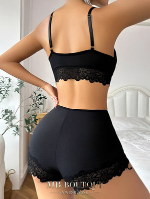 Conjunto Preto com Renda e Calcinha de Cintura Alta