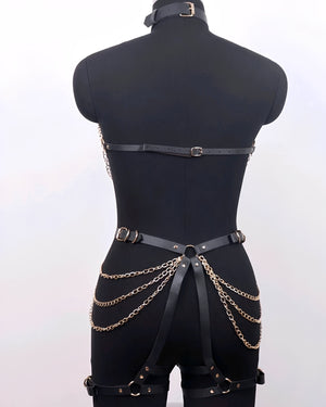 Harness Sexy em Couro PU com Correntes Douradas – Lingerie Fetiche Ajustável para Corpo Todo