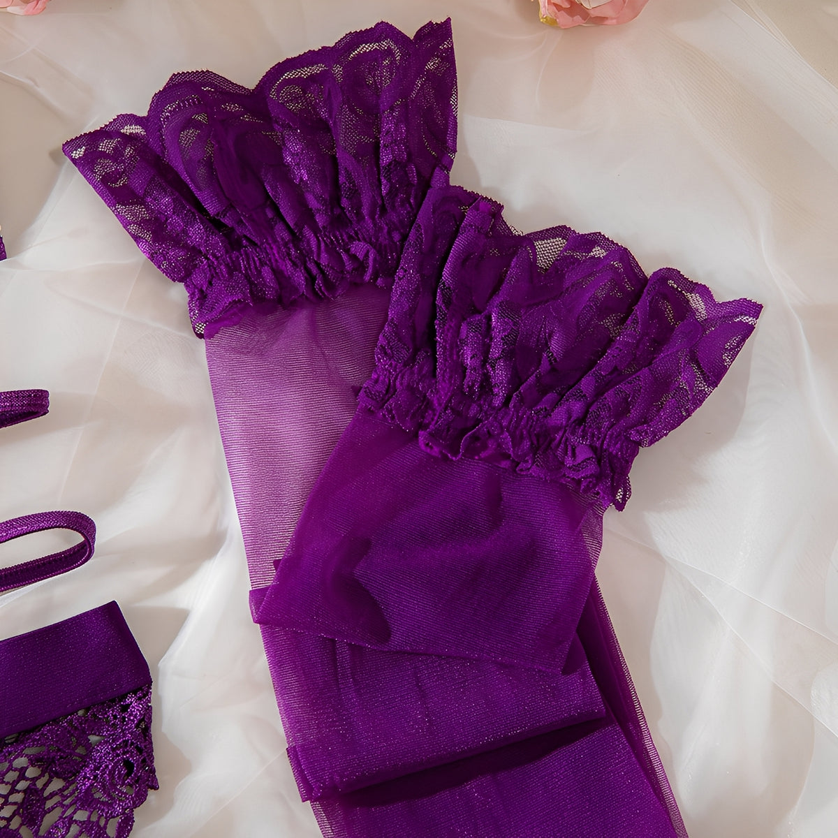 Conjunto Lingerie Sexy Roxo com Cinta-Liga, Meias e Luvas – Lingerie Sensual Feminina de Luxo