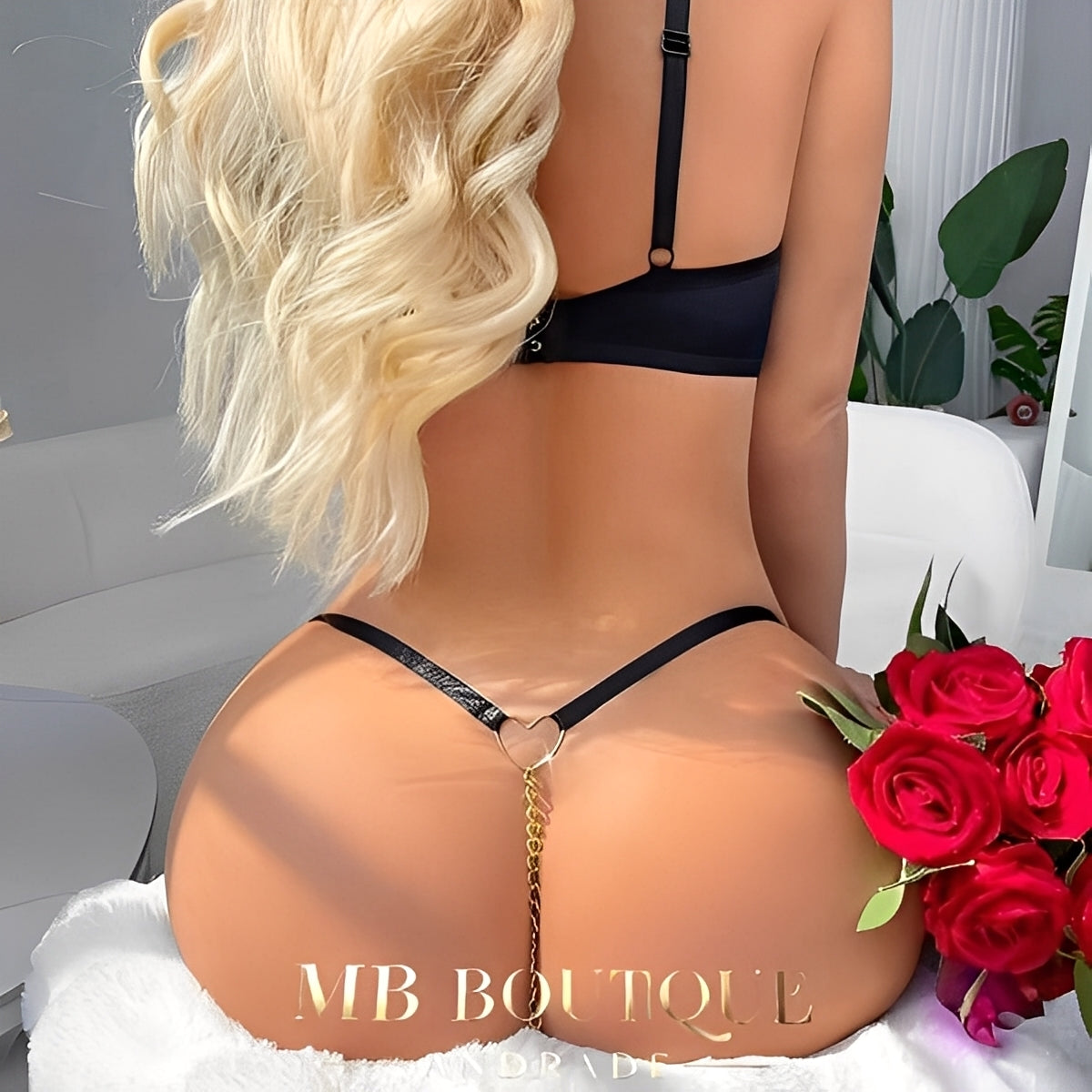 Calcinha Fio Dental Sensual com Alça Transparente Regulável – Lingerie Feminina Preta, Branca e Vermelha P ao GG