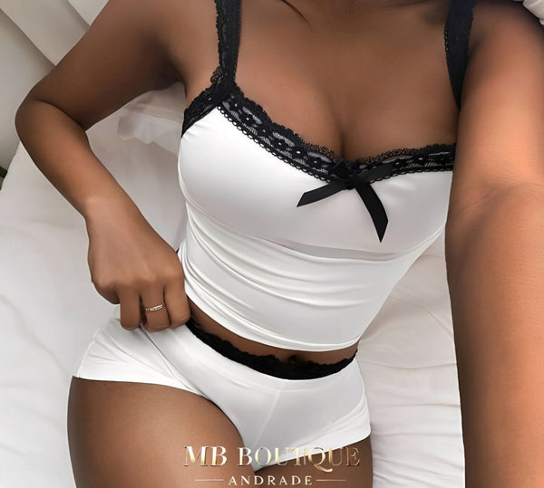 BabyDoll Branco com Renda Preta Feminino – Lingerie Sensual e Confortável para Dormir com Elegância