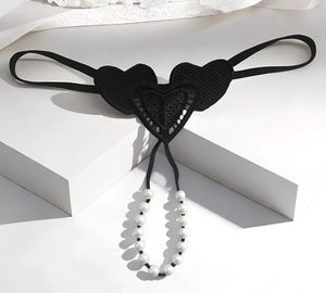 Calcinha Fio Dental Preta com Pérolas e Renda em Formato de Coração - Lingerie Sensual de Luxo Feminina
