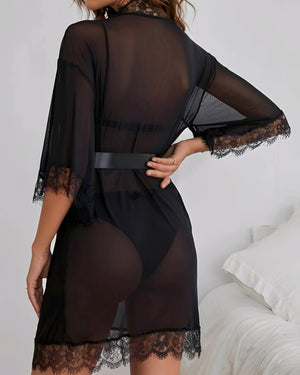 Robe Feminino Preto Transparente em Tule e Renda com Cinto de Cetim – Elegância e Sofisticação