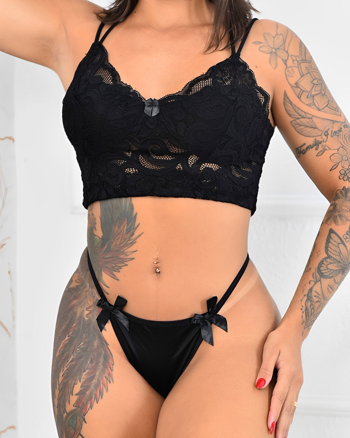 Kit Sensualidade Fio Dental – Body Vermelho e Calcinha Laço Preto | COMPRE 1 LEVE 2