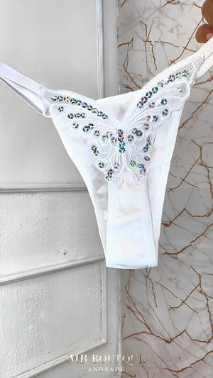 Calcinha Fio Dental com Borboleta Bordada e Lantejoulas - Lingerie Sensual Ajustável P ao G - Preto, branco e vermelho