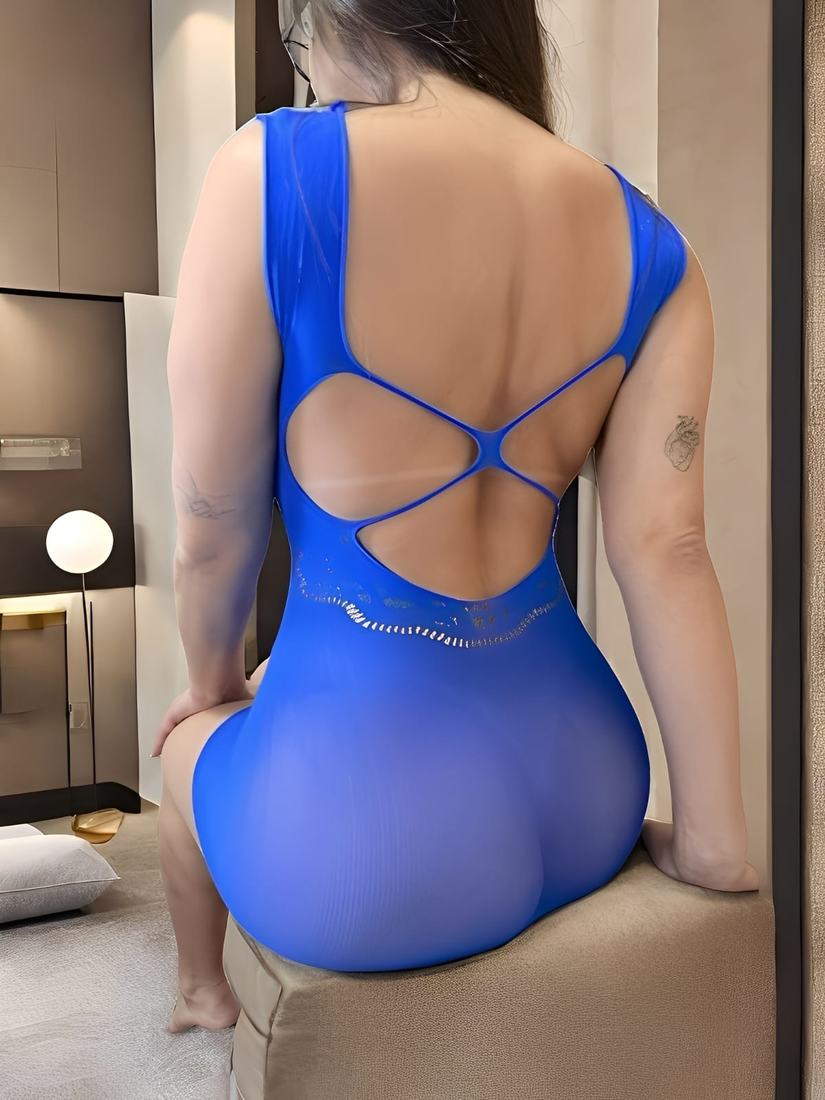 Vestido Azul Transparente Sensual Curto com Recortes nas Costas – Lingerie Feminina de Alta Sedução e Elegância