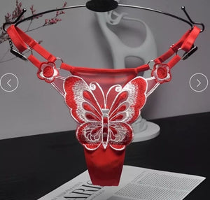 Calcinha com bordado em borboleta e regulagem na lateral 